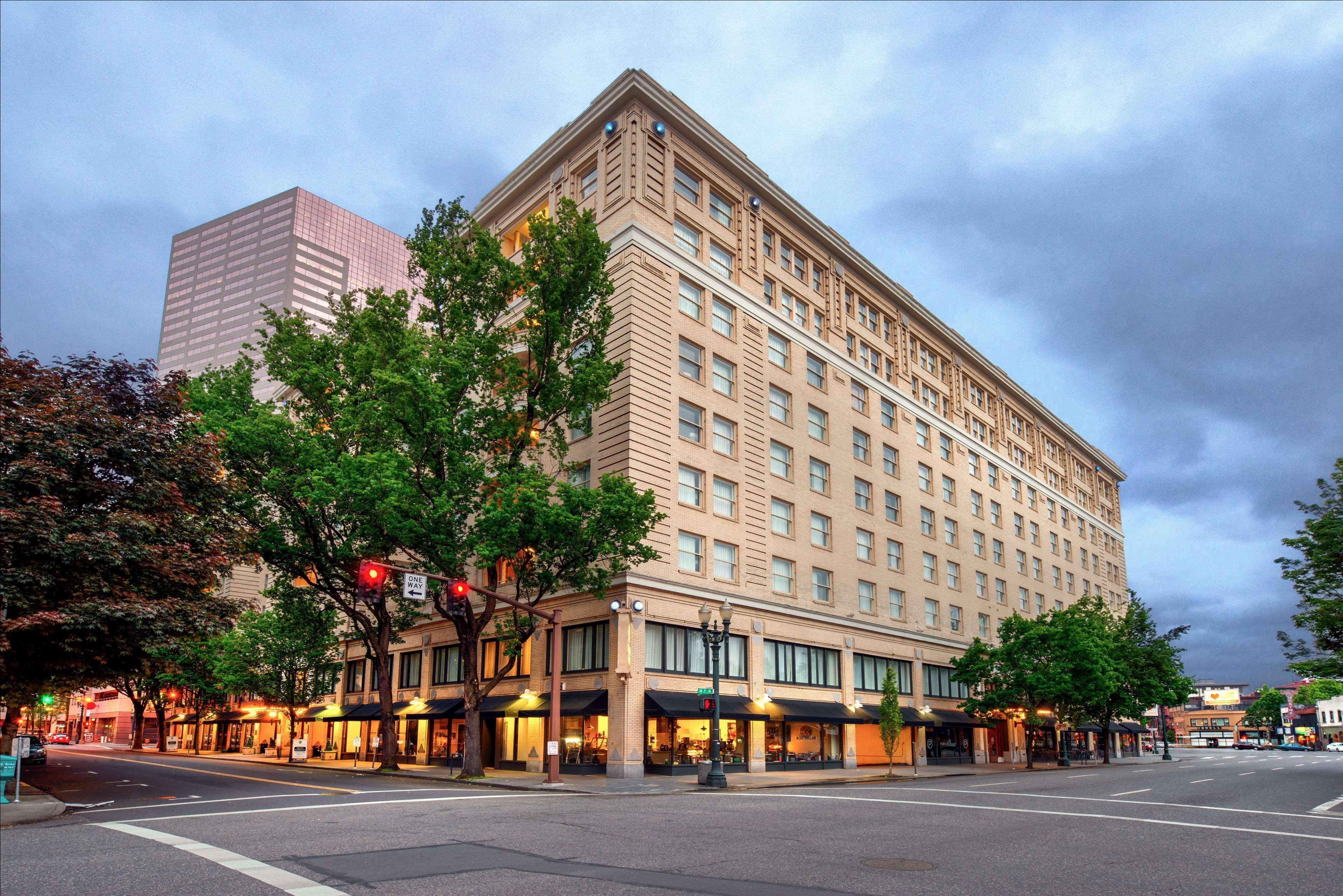 Embassy Suites By Hilton Portland Downtown Exterior photo